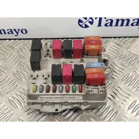 Caja Reles / Fusibles para Alfa Romeo Gt (125)