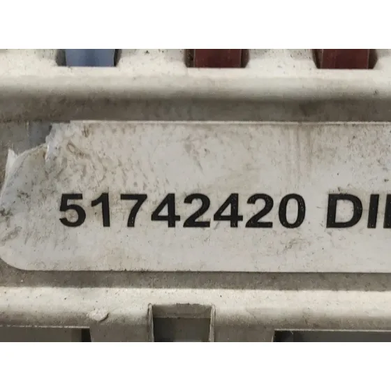 Caja Reles / Fusibles para Alfa Romeo Gt (125)