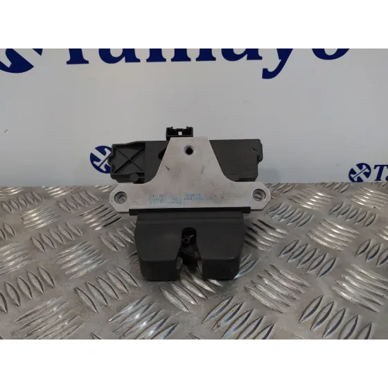 Cerradura Maletero / Porton para Ford Focus Berlina (Cap)