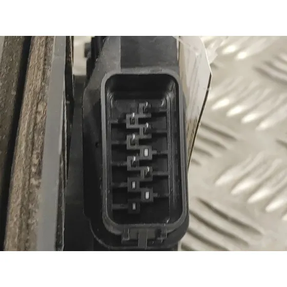 Cerradura Puerta Trasera Derecha para Ford Focus Berlina (Cap)