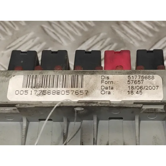 Caja Reles / Fusibles para Fiat Bravo (198)