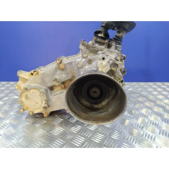 Caja Transfer para Mitsubishi Montero (V20/V40)