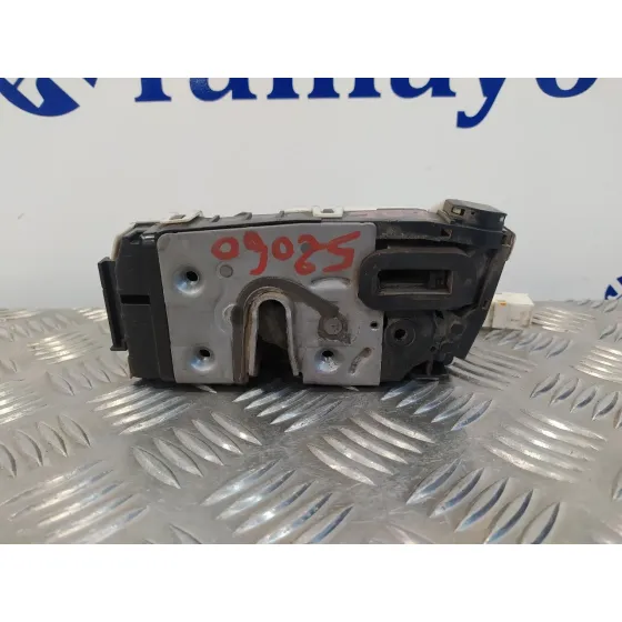 Cerradura Puerta Lateral Derecha para Mercedes-Benz Sprinterii Caja Cerrada (Desde 01.06)