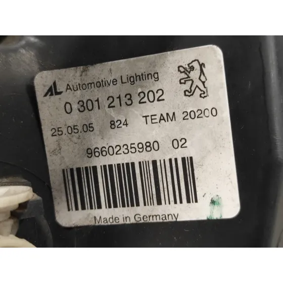 Faro Derecho para Peugeot 407