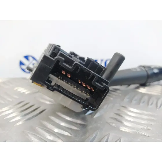 Mando Limpia para Toyota Corolla Verso (R1)