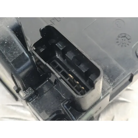 Cerradura Puerta Delantera Izquierda para Nissan Nv 200 (M20)