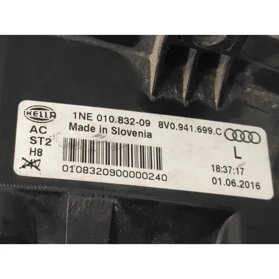 Faro Antiniebla Izquierdo para Audi A3 Sportback (8Va)
