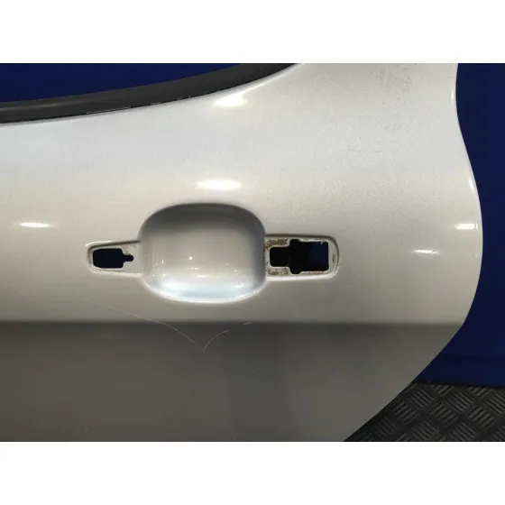 Puerta Trasera Izquierda para Peugeot 308