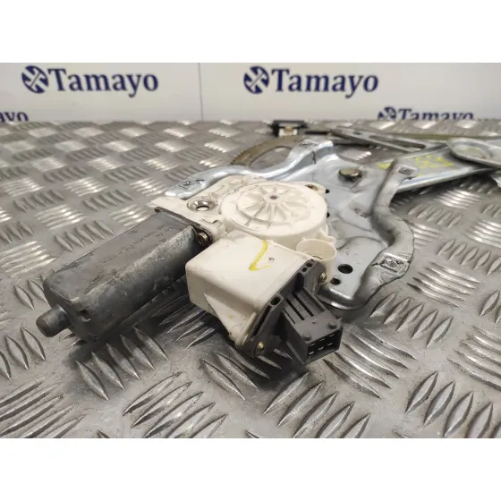 Elevalunas Delantero Derecho para Toyota Avensis Berlina (T25)