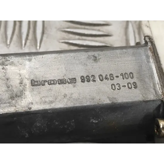 Elevalunas Delantero Derecho para Toyota Avensis Berlina (T25)