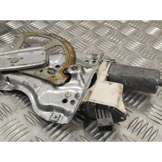 Elevalunas Delantero Derecho para Toyota Avensis Berlina (T25)