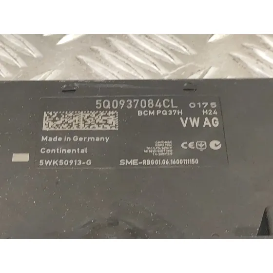 Caja Reles / Fusibles para Audi A3 Sportback (8Va)