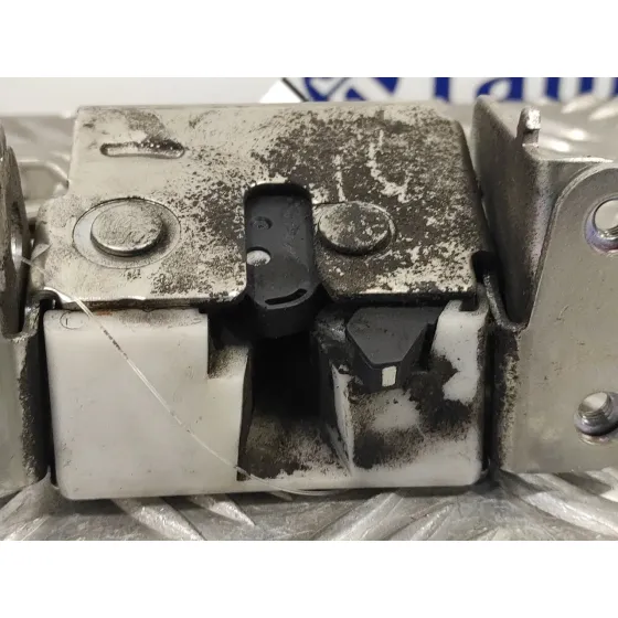 Cerradura Puerta Lateral Derecha para Nissan Nv 200 (M20)