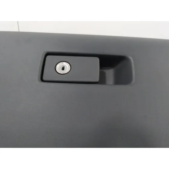 Guantera para Volvo S60 Lim.