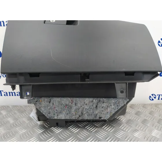 Guantera para Volvo S60 Lim.