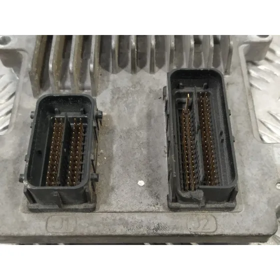 Centralita Motor Uce para Opel Astra J Lim.