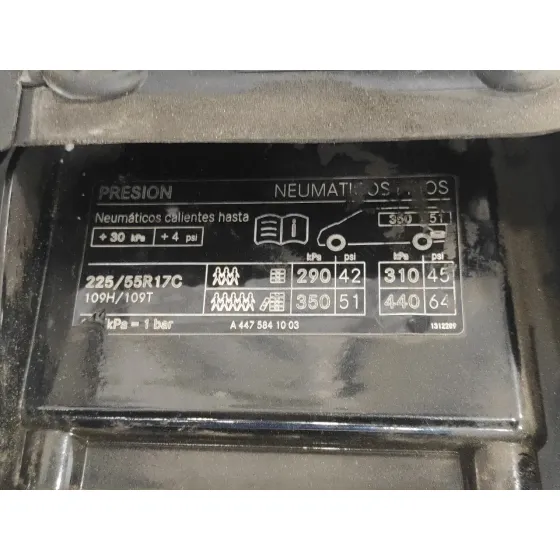 Tapa Exterior Combustible para Mercedes-Benz Vito Tourer (447)