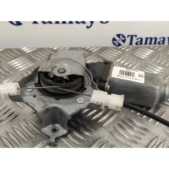 Elevalunas Trasero Izquierdo para Nissan Qashqai (J10)