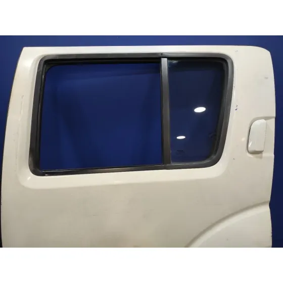 Puerta Trasera Izquierda para Nissan Pathfinder (R51)