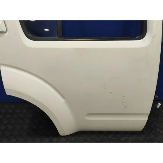 Puerta Trasera Derecha para Nissan Pathfinder (R51)