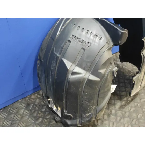 Plastico Paso Rueda Delantero Izquierdo para Ford S-Max (Ca1)