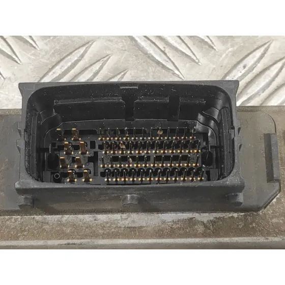 Centralita Motor Uce para Opel Corsa C
