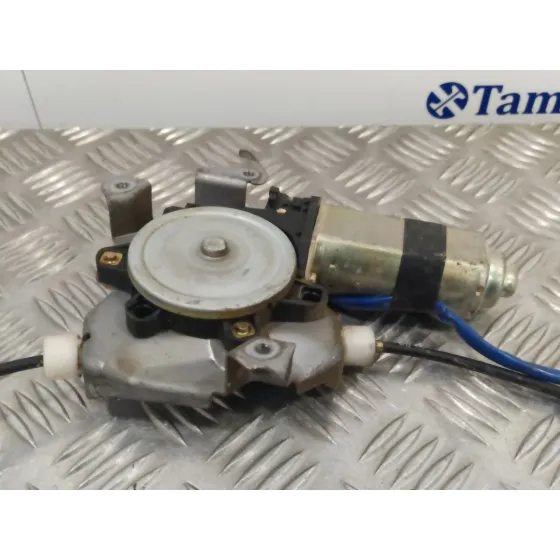 Elevalunas Delantero Derecho para Nissan Pick-Up (D22)