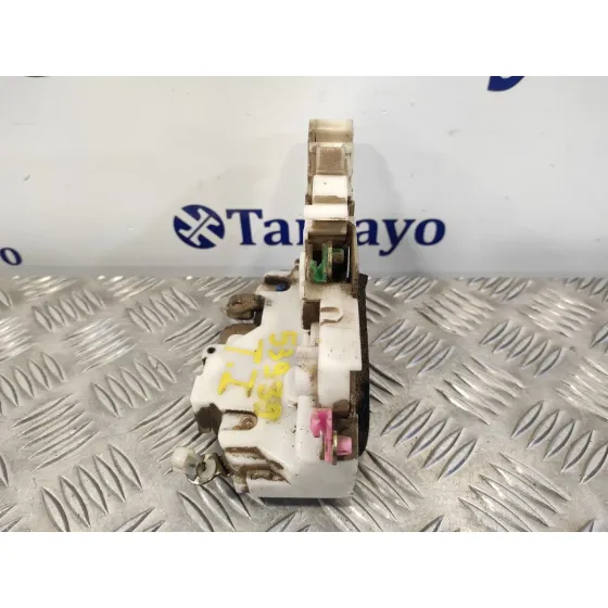 Cerradura Puerta Trasera Izquierda para Nissan Pick-Up (D22)
