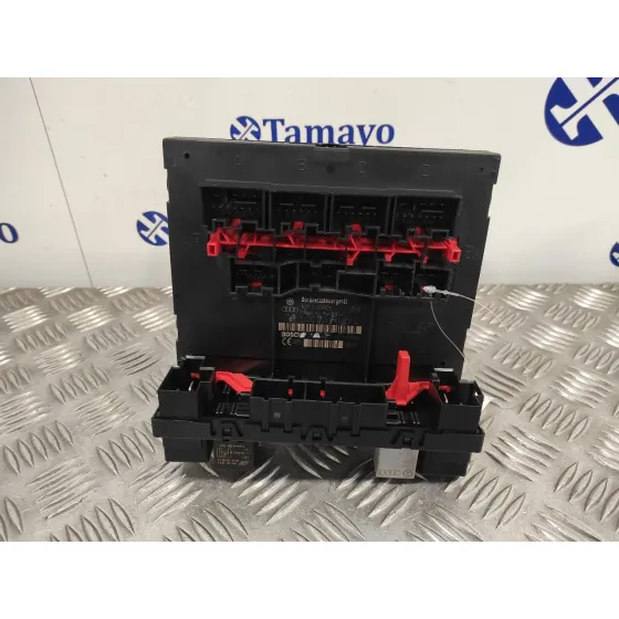Caja Reles / Fusibles para Volkswagen Passat Berlina (3C2)