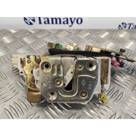 Cerradura Puerta Trasera Derecha para Nissan Pick-Up (D22)
