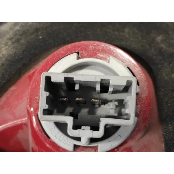 Piloto Trasero Derecho para Mazda 3 Berlina (Bk)