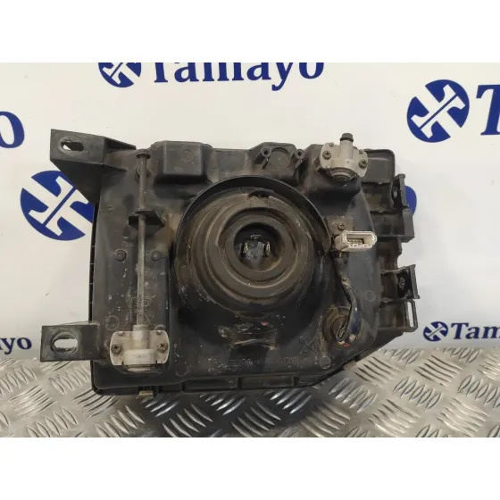 Faro Derecho para Mitsubishi Montero (V20/V40)