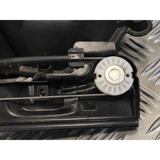 Elevalunas Delantero Izquierdo para Seat Ibiza (6P1)