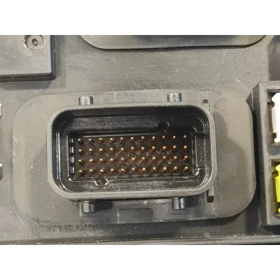 Caja Reles / Fusibles para Kia Carnival