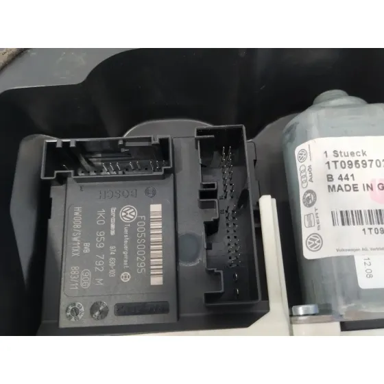 Elevalunas Delantero Derecho para Seat Leon (1P1)