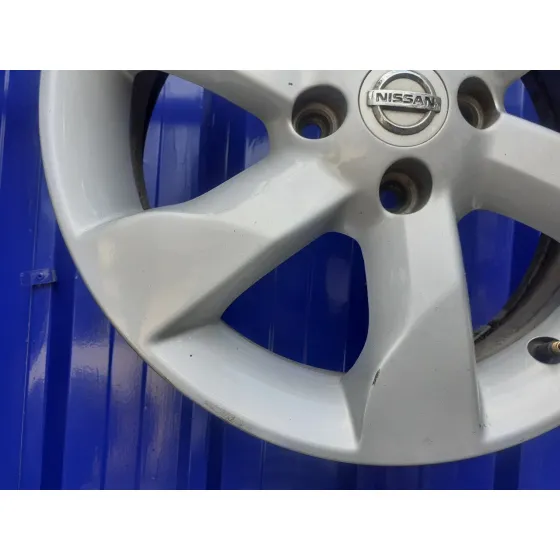 Llanta para Nissan Note (E11E)