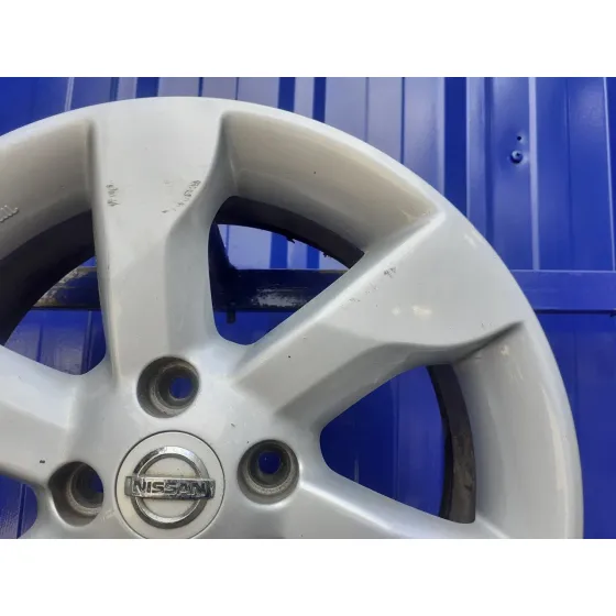 Llanta para Nissan Note (E11E)