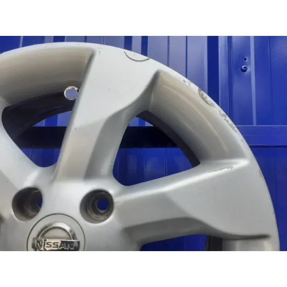Llanta para Nissan Note (E11E)