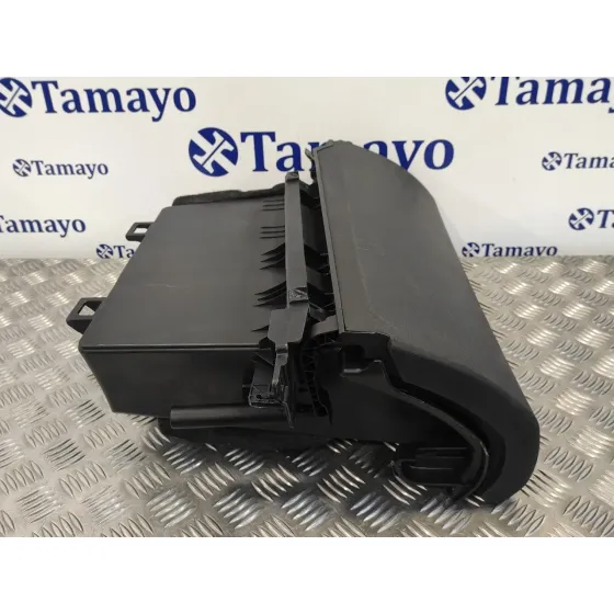 Guantera para Mercedes-Benz Clase A (W169)
