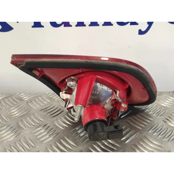 Piloto Trasero Derecho Interior para Volkswagen Passat Berlina (3C2)