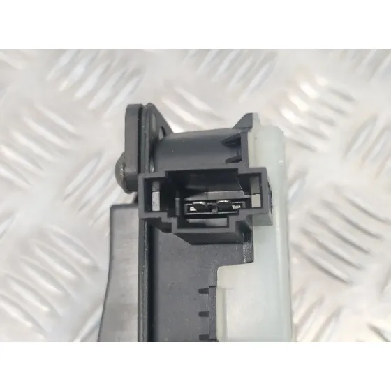 Tapa Exterior Combustible para Mercedes-Benz Clase R (W251)