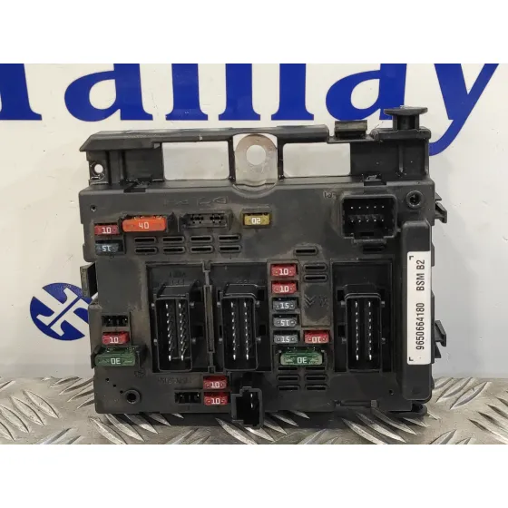 Caja Reles / Fusibles para Peugeot 206 Berlina