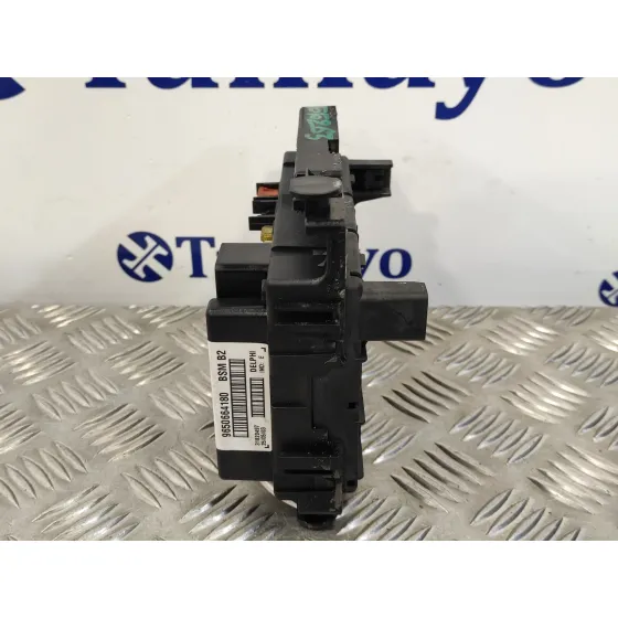 Caja Reles / Fusibles para Peugeot 206 Berlina