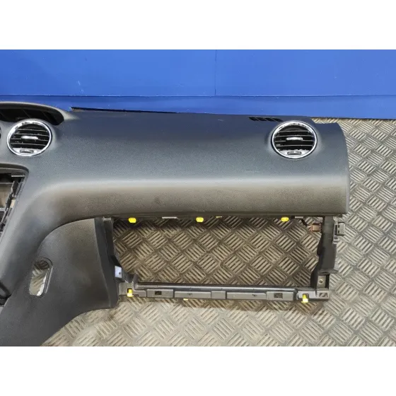 Salpicadero para Peugeot 308