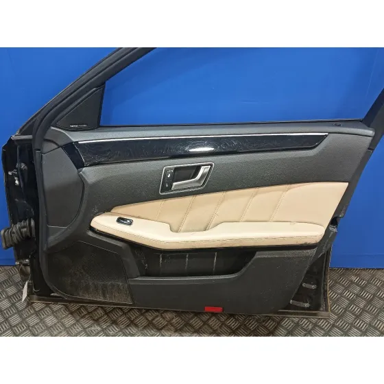 Puerta Delantera Derecha para Mercedes-Benz Clase E (W212) Lim.