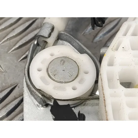 Elevalunas Delantero Derecho para Hyundai I20 Active
