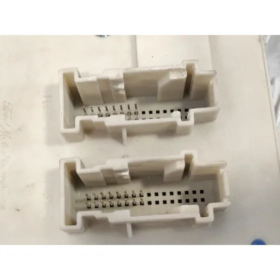 Caja Reles / Fusibles para Ford Focus Berlina (Cap)