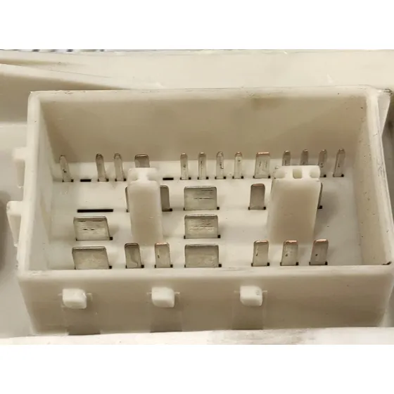 Caja Reles / Fusibles para Ford Focus Berlina (Cap)