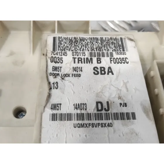 Caja Reles / Fusibles para Ford Focus Berlina (Cap)