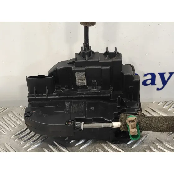 Cerradura Puerta Delantera Izquierda para Nissan Nv 200 (M20)